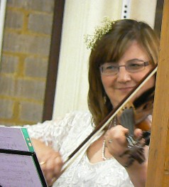 Daphne Matthews, plays for her Wedding Daphne Matthews, plays for her Wedding